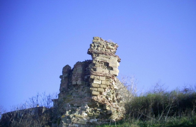 Marmaraereğlisi'nin Tarihi Mirası Kaleler ve Antik Kalıntılar